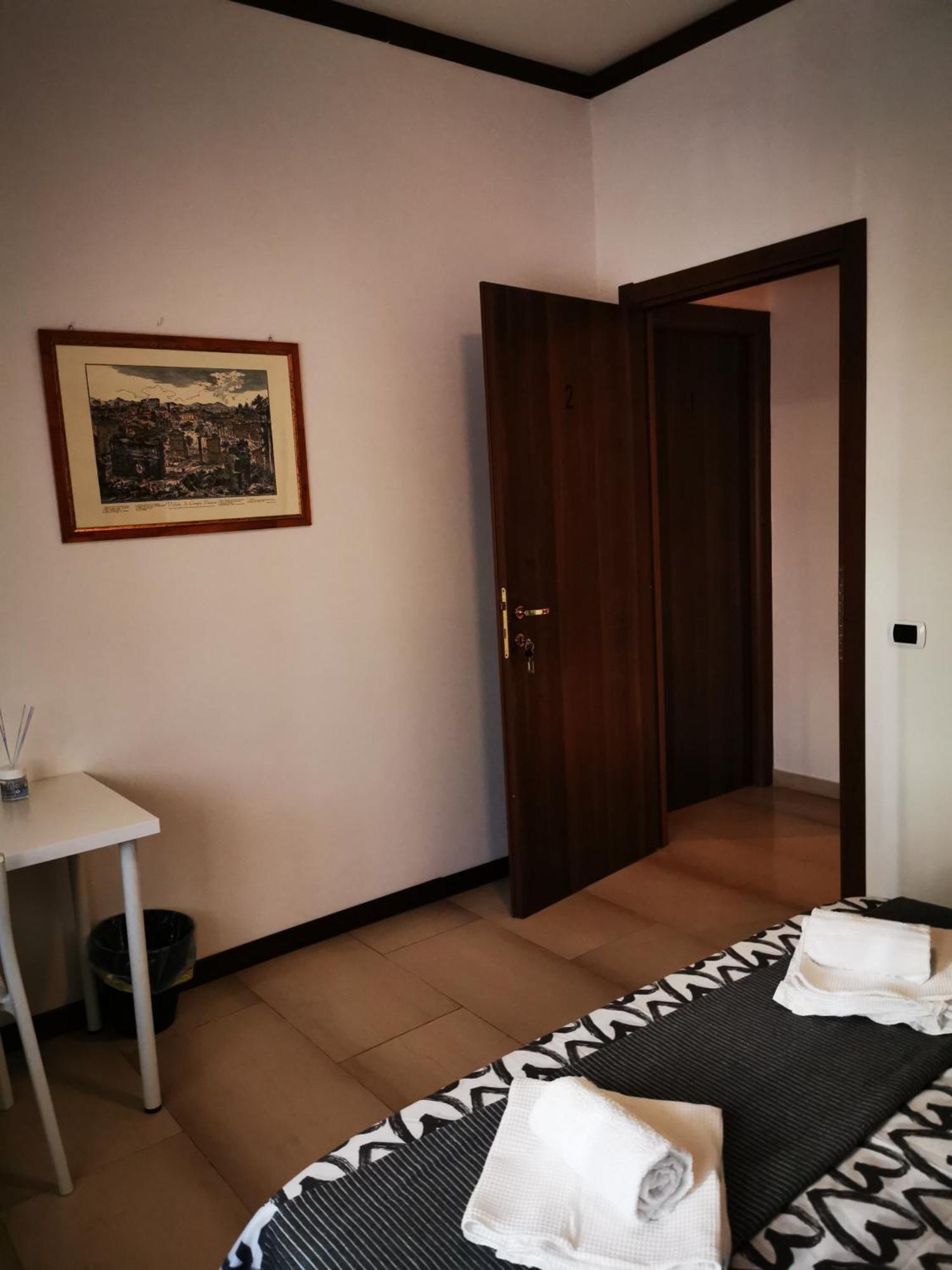 Hotel Bella Roma - Ee Zimmer foto